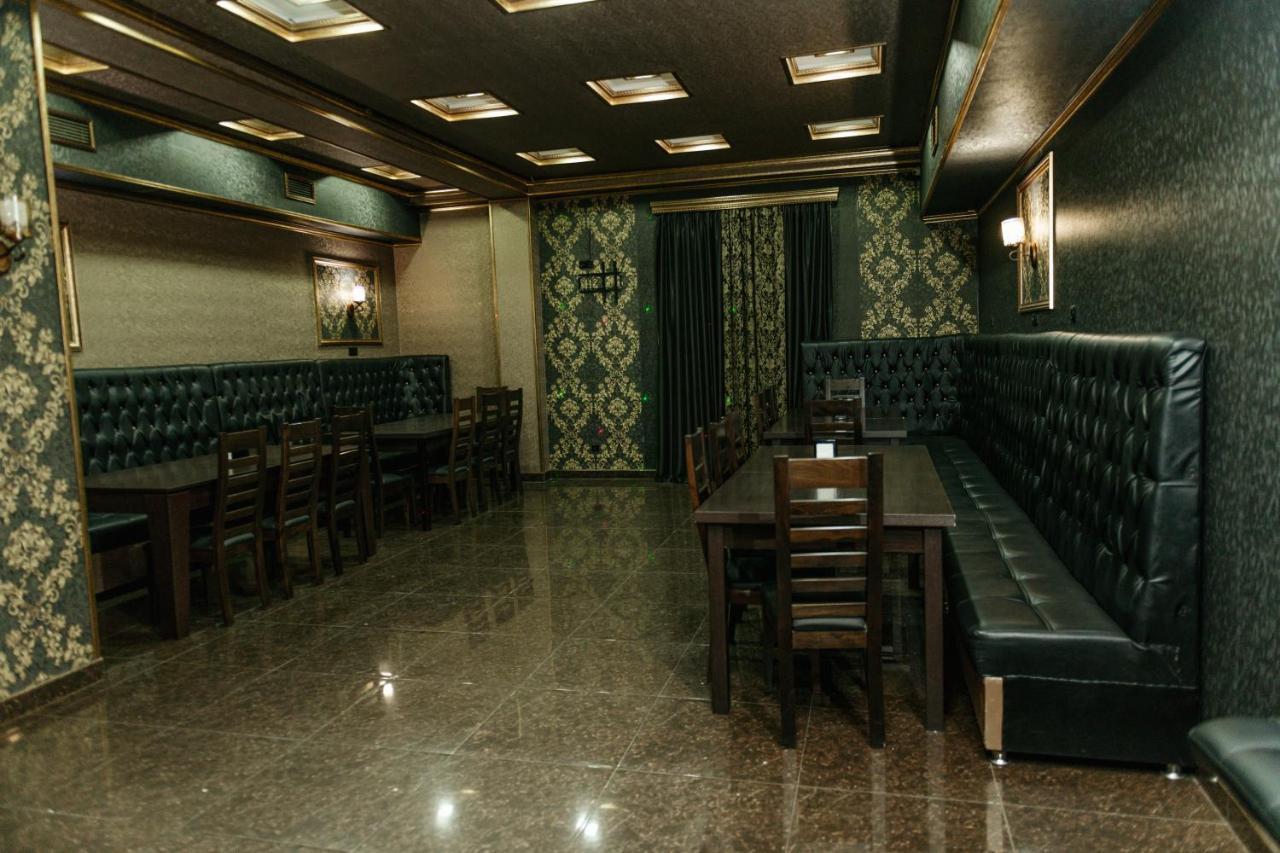 Tigran Hotel By Black & Gold Горис Екстериор снимка